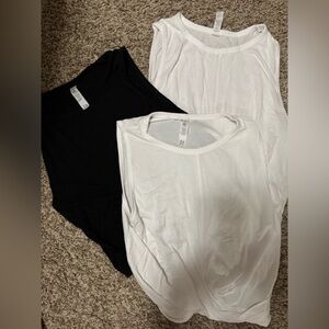 3 ALO Yoga Sleeveless Tops